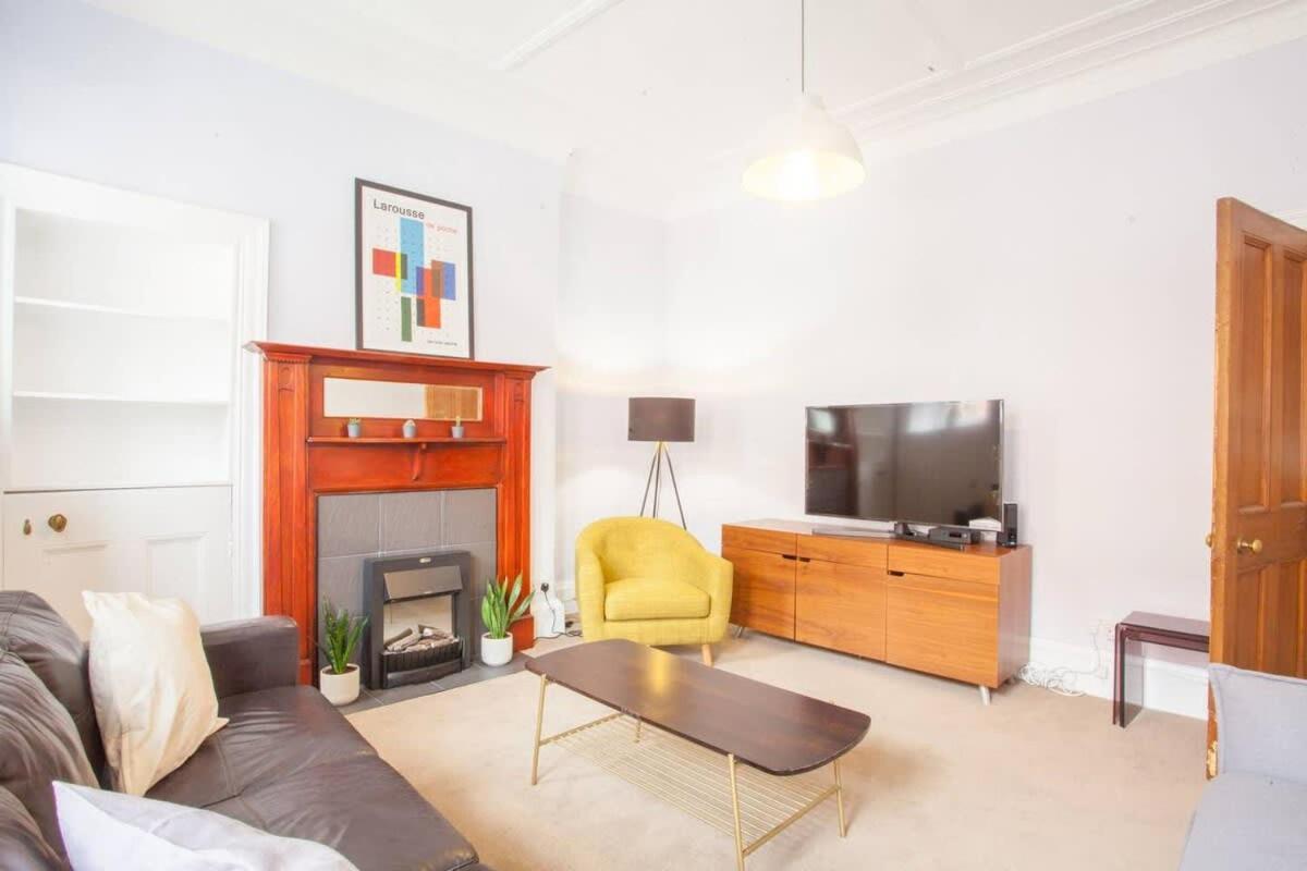 Modern, Light-Filled And Sleek West End Apartment 글라스고 외부 사진
