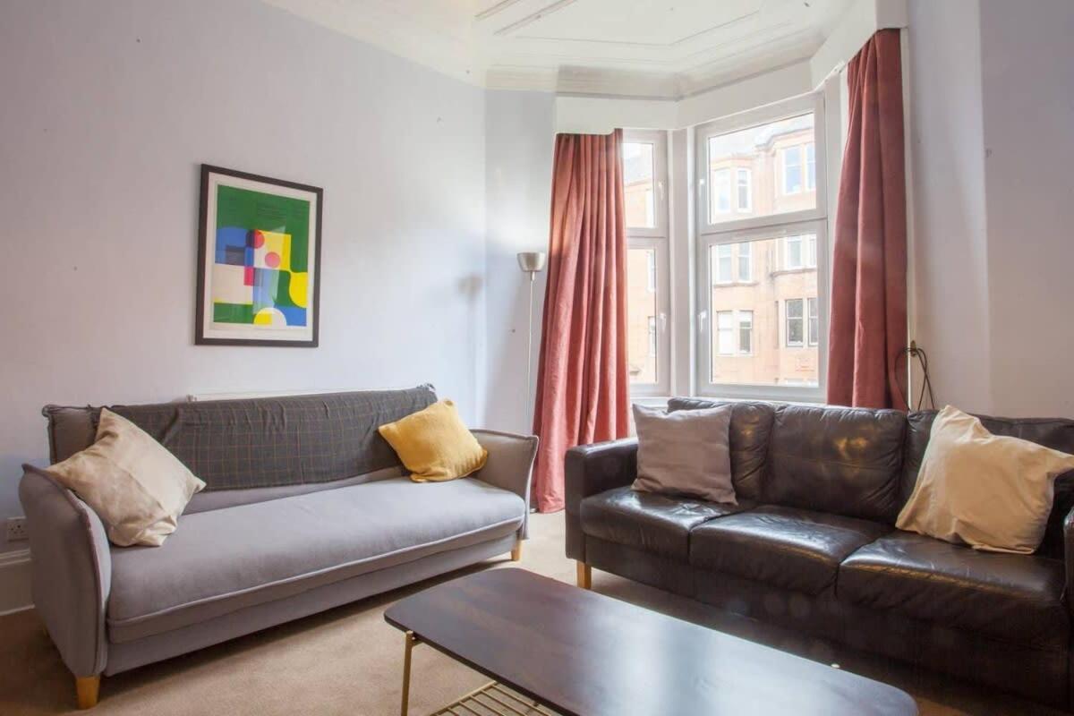 Modern, Light-Filled And Sleek West End Apartment 글라스고 외부 사진